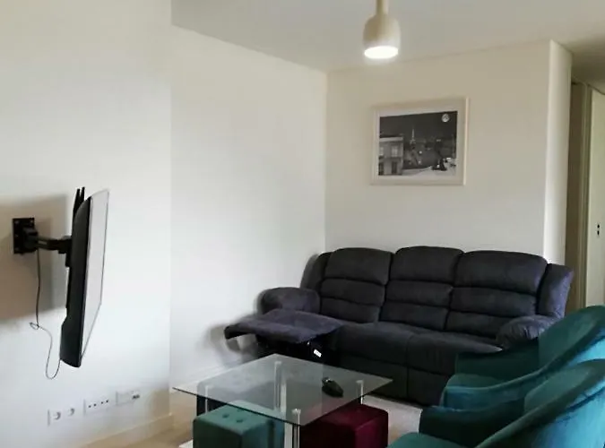 Гостевой дом Beautiful Apartment-campo Pequeno Лиссабон